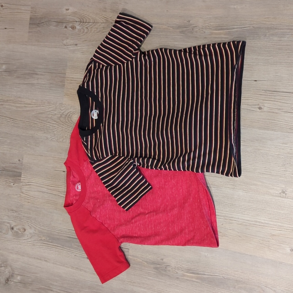 Boys Bundle - Size XS short and long sleeve shirts - Picture 3 of 3
